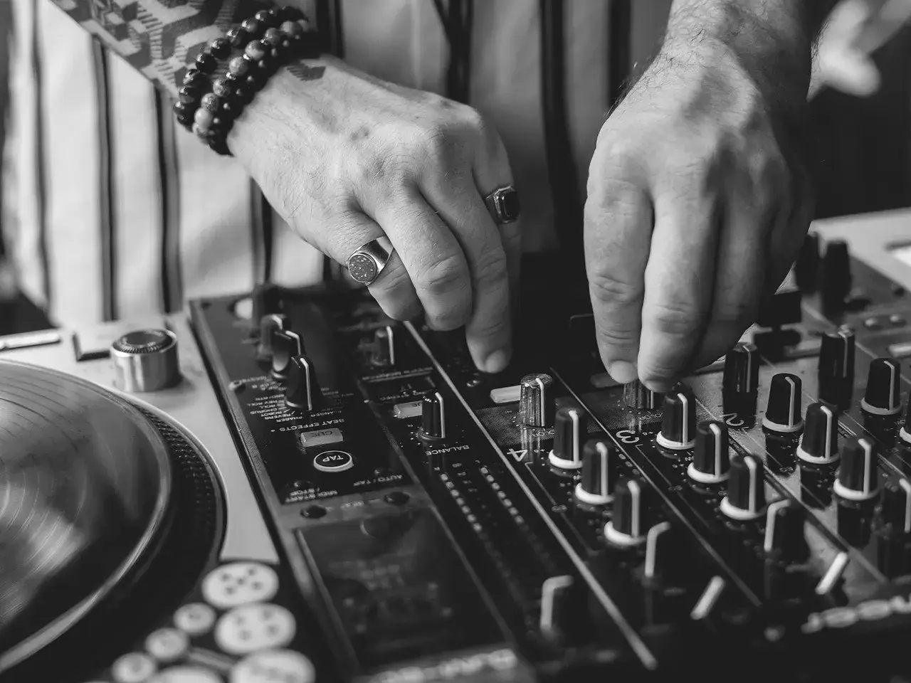 DJ Kontrolcü / Mikser — 2 Kanal